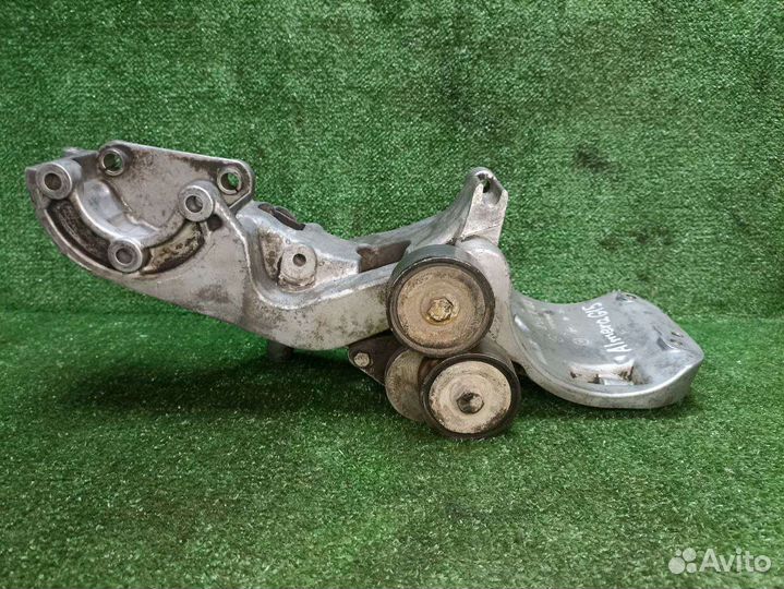 Кронштейн генератора Nissan Almera G15