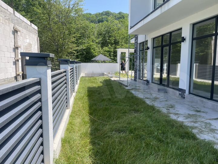 Дом 177 м² на участке 4 сот.