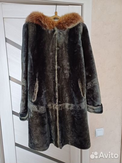 Шуба мутоновая с капюшоном 48