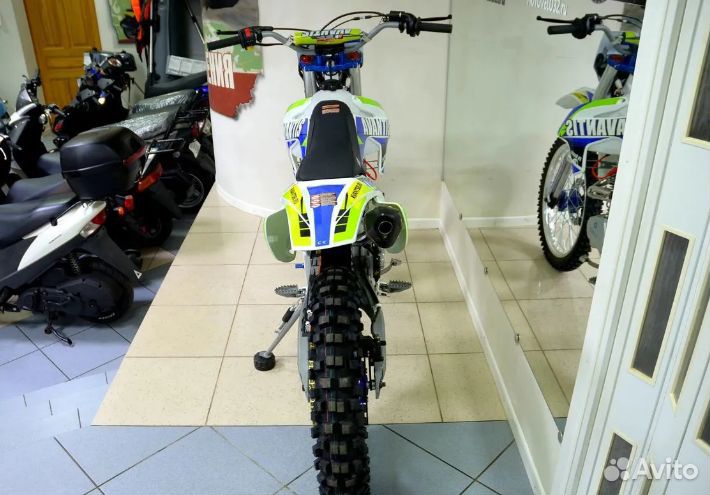 Мотоцикл avantis FX Basic+ 21/18