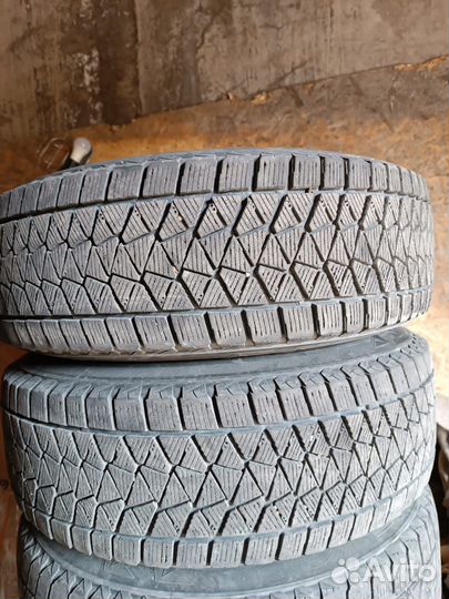 Bridgestone Blizzak Ice 205/70 R15 96S