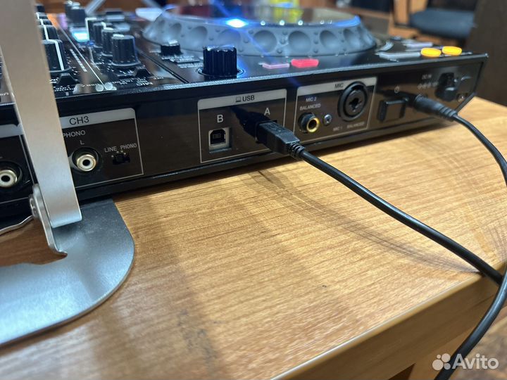 DJ контролер, Pioneer DDJ-1000