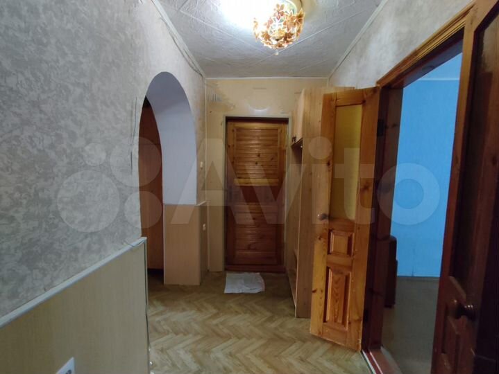 3-к. квартира, 64 м², 1/2 эт.