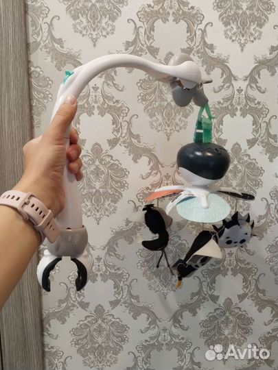 Музыкальный мобиль на кроватку