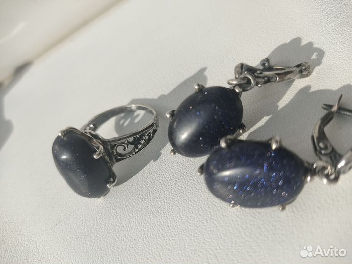 Серебряные серьги и кольцо с авантюрином