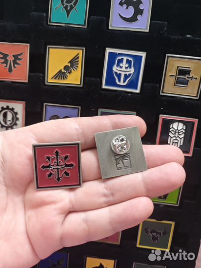 Koyo: official Warhammer Pin Advent Calendar