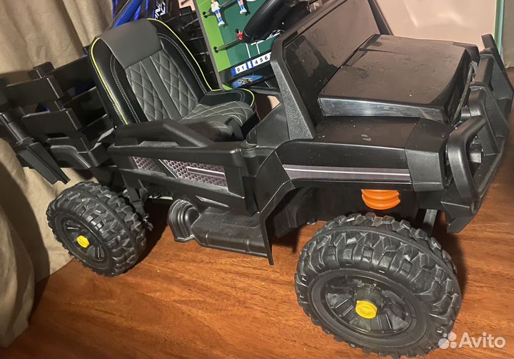 Джип на пульте управления