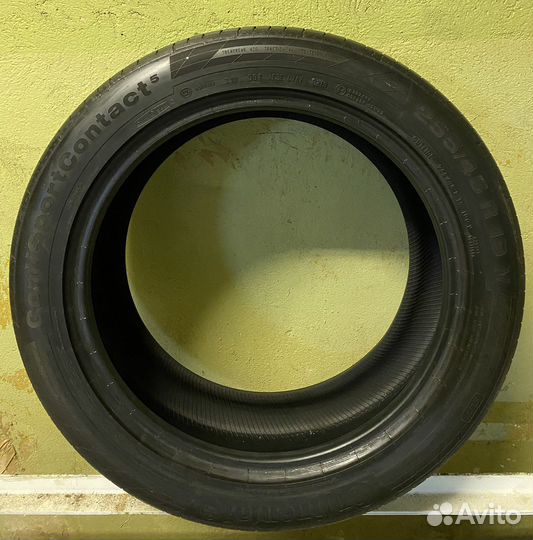 Continental ContiSportContact 5 ContiSeal 255/45 R19 V