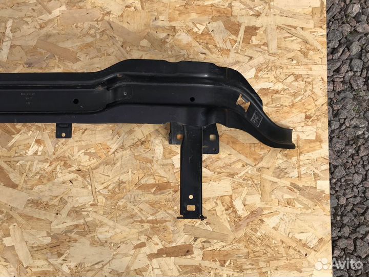 Усилитель переднего бампера VW Tiguan 2