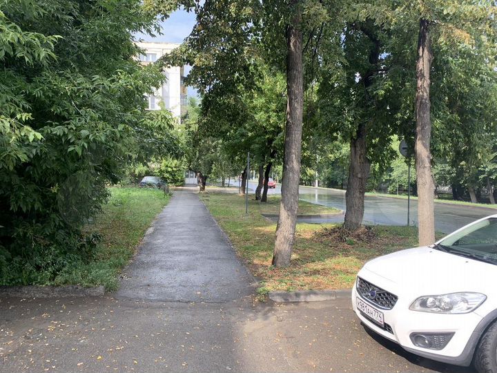 Сдам торговое помещение, 165.8 м²