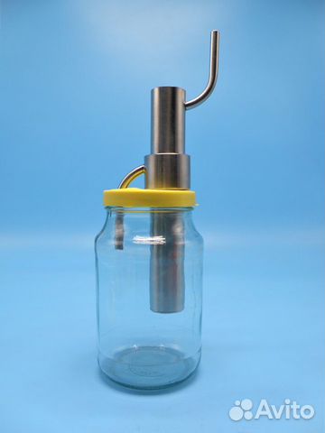 Попугай на банку с крышкой