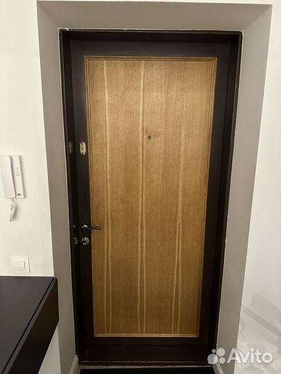 Дверь входная бу с замком Mul-T-Lock