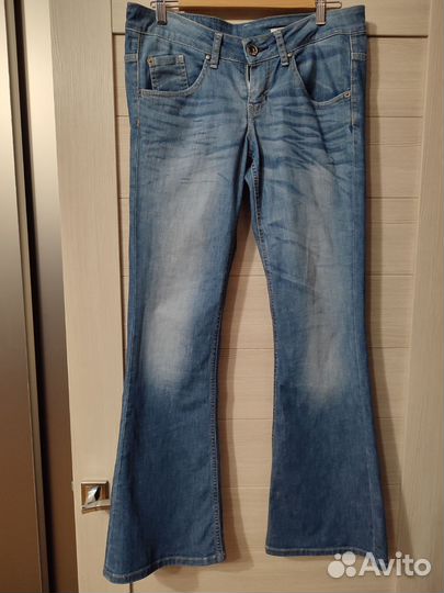 Джинсы клёш р. 31/32