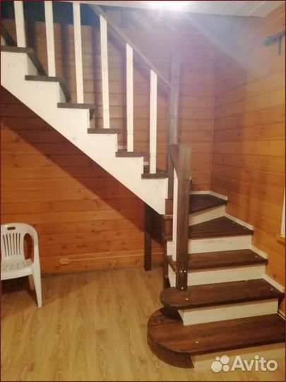 Лестница деревянная