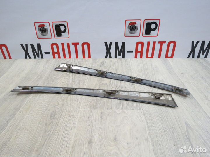 Молдинг решетки радиатора Toyota Camry 55