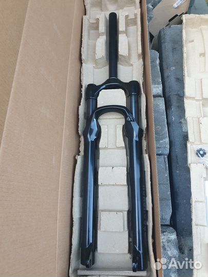 Вилка воздушная Rock Shox Recon 29