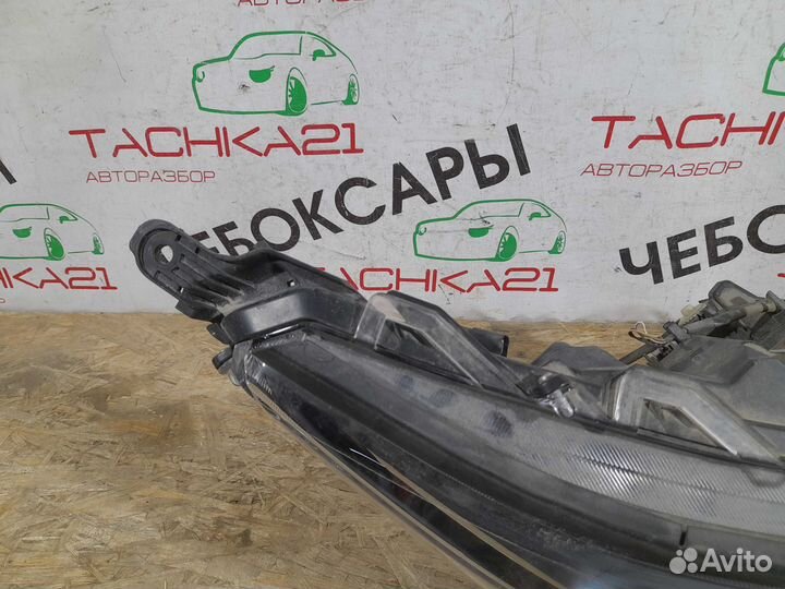 Фара правая Toyota Rav 4 XA50 (2018+)