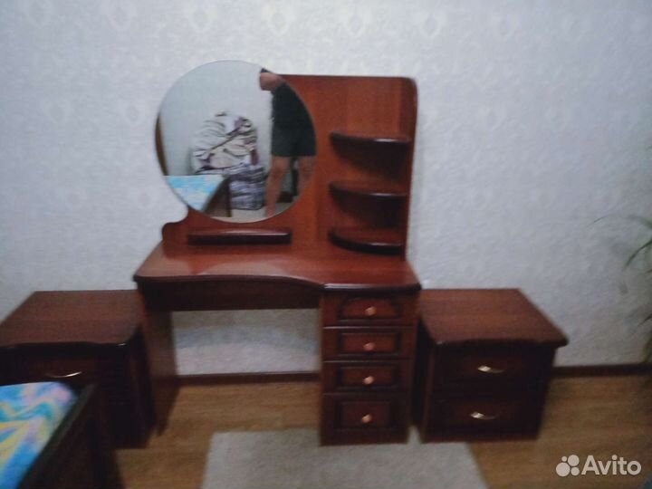 Спальный гарнитур