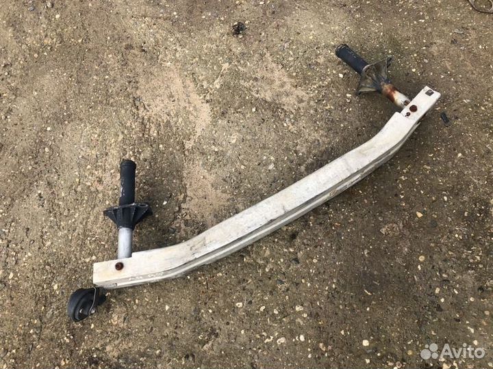 Усилитель бампера переднего Audi A4 b7 B7