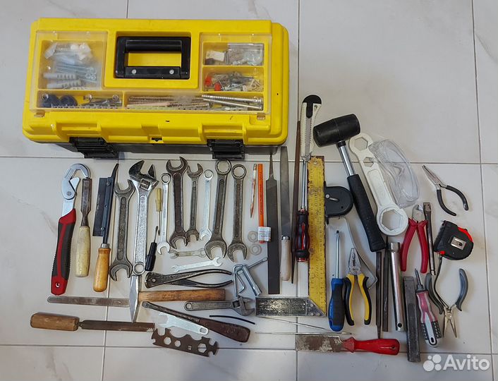 Инструмент с ящиком