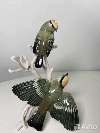 Фарфоровая статуэтка 