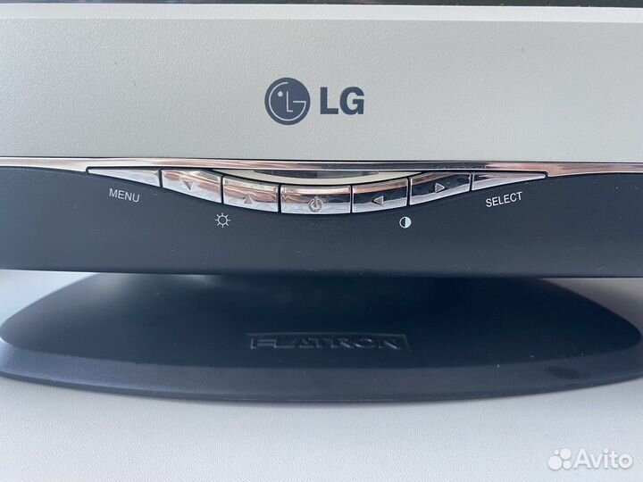 Монитор LG F720B