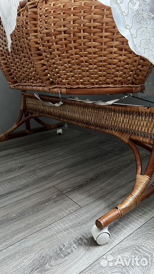 Люлька плетёная с маятником