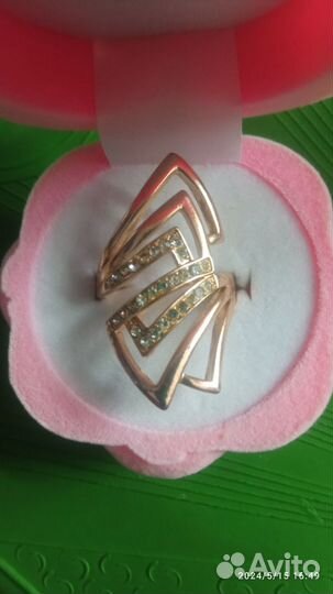 Перстень женский