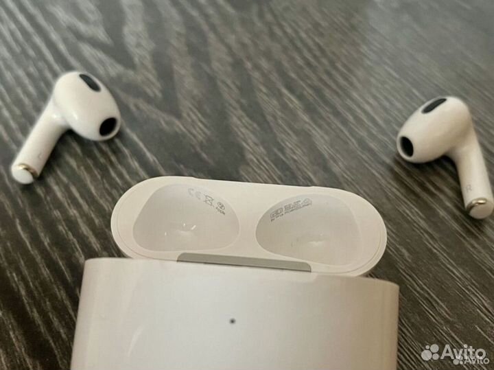 Беспроводные наушники apple airpods