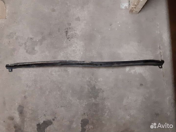 Усилитель переднего бампера Volkswagen Golf 6