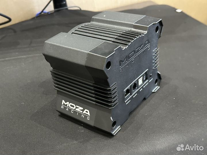 База Moza r5