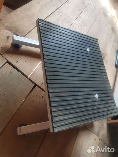 Подставка для ног педикюрная