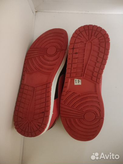 Продам кроссовки Nike