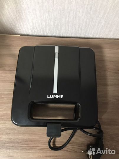 Вафельница новая