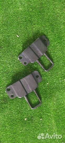 Петля замка двери задняя Renault Koleos 2TR 2009