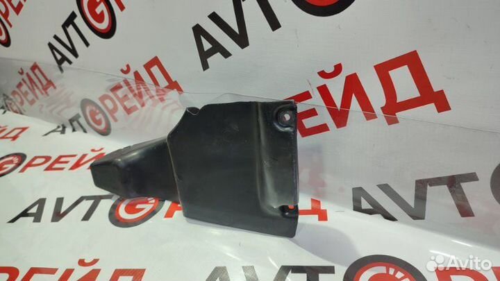 Защита двигателя передняя левая Volkswagen Touareg