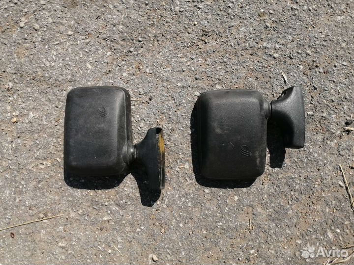 Зеркало заднего вида