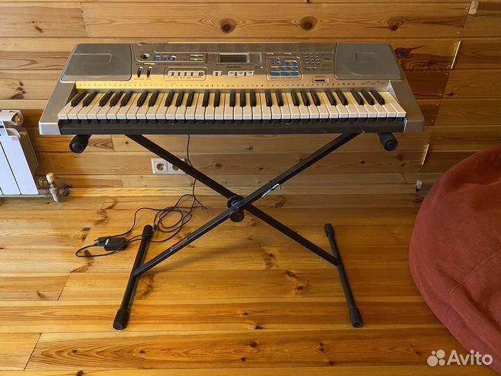 Синтезатор casio lk 300tv