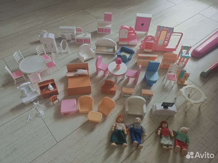 Домик кукольный