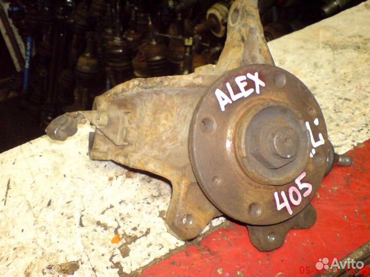 Кулак передний Peugeot 405 1987-1995