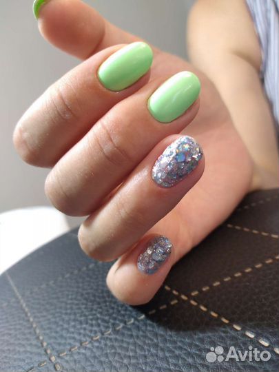 Покрытие ногтей на руках гель-лаком