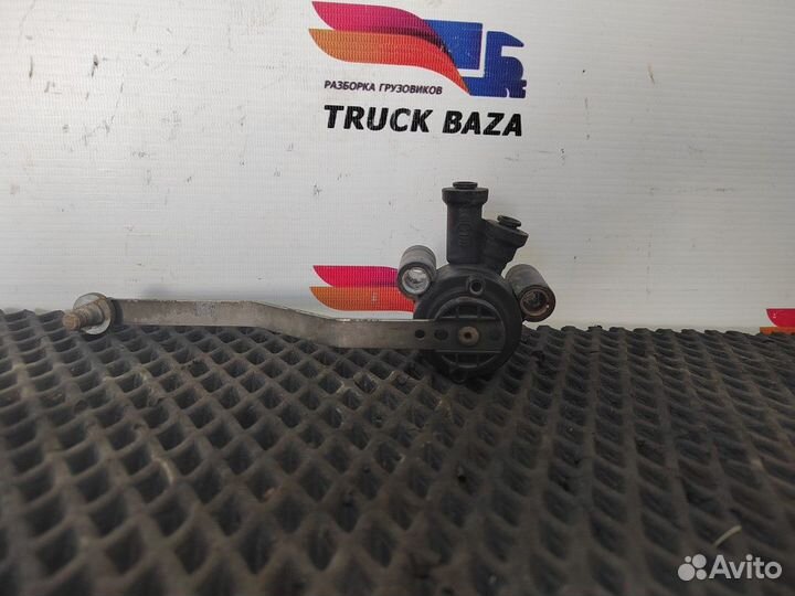 41211335 Кран уровня пола кабины