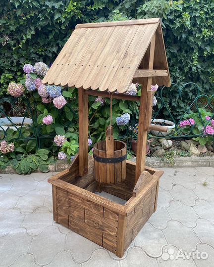 Декоративный колодец