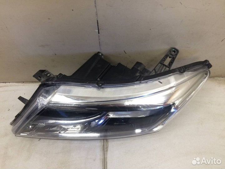 Фара левая Nissan Pathfinder