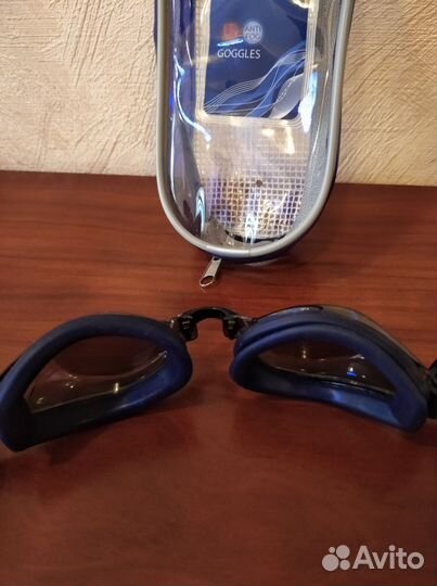 Очки для плавания