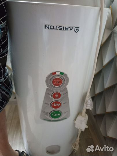 Бойлер водонагреватель 50 литров ariston б/у