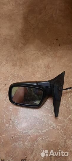 Зеркало на Toyota Avensis 1 st220