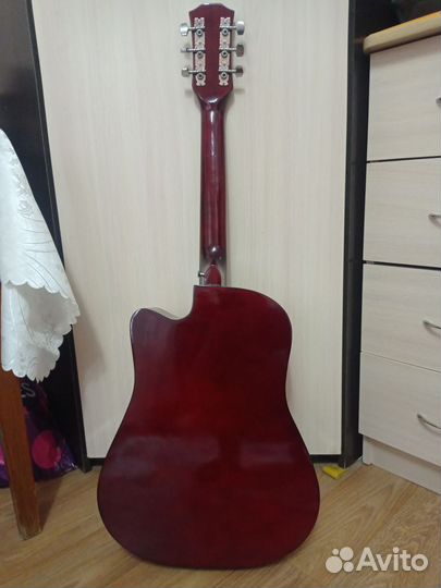 Акустическая гитара