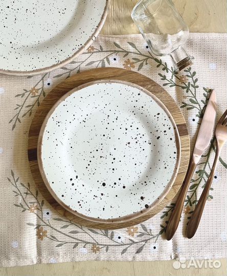 Тарелки обеденные
