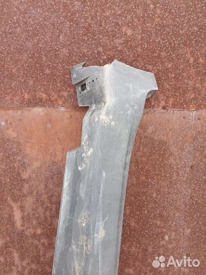 Накладка правого порога Kia Sportage 4